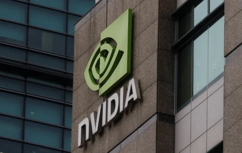 NVIDIA Blackwell芯片被曝過熱致交付延遲！回應(yīng)稱“客戶還在搶”