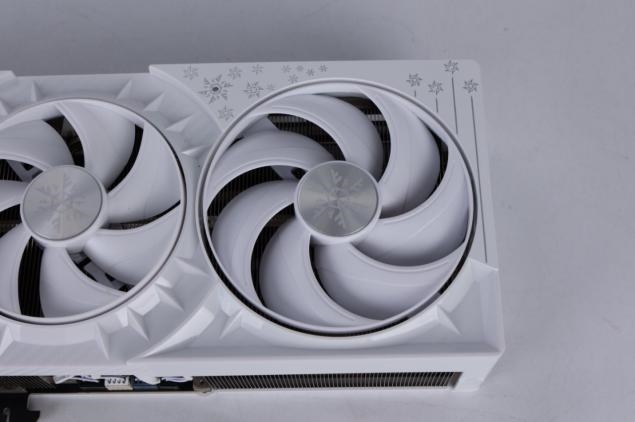 耕升 GeForce RTX 5090 D 解禁全新AI 兵器庫(kù)！DLSS 4開(kāi)啟狂暴性能模式！