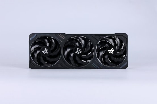 支持DLSS4，從“新”出發(fā)|影馳GeForce RTX5080金屬大師OC系列測評