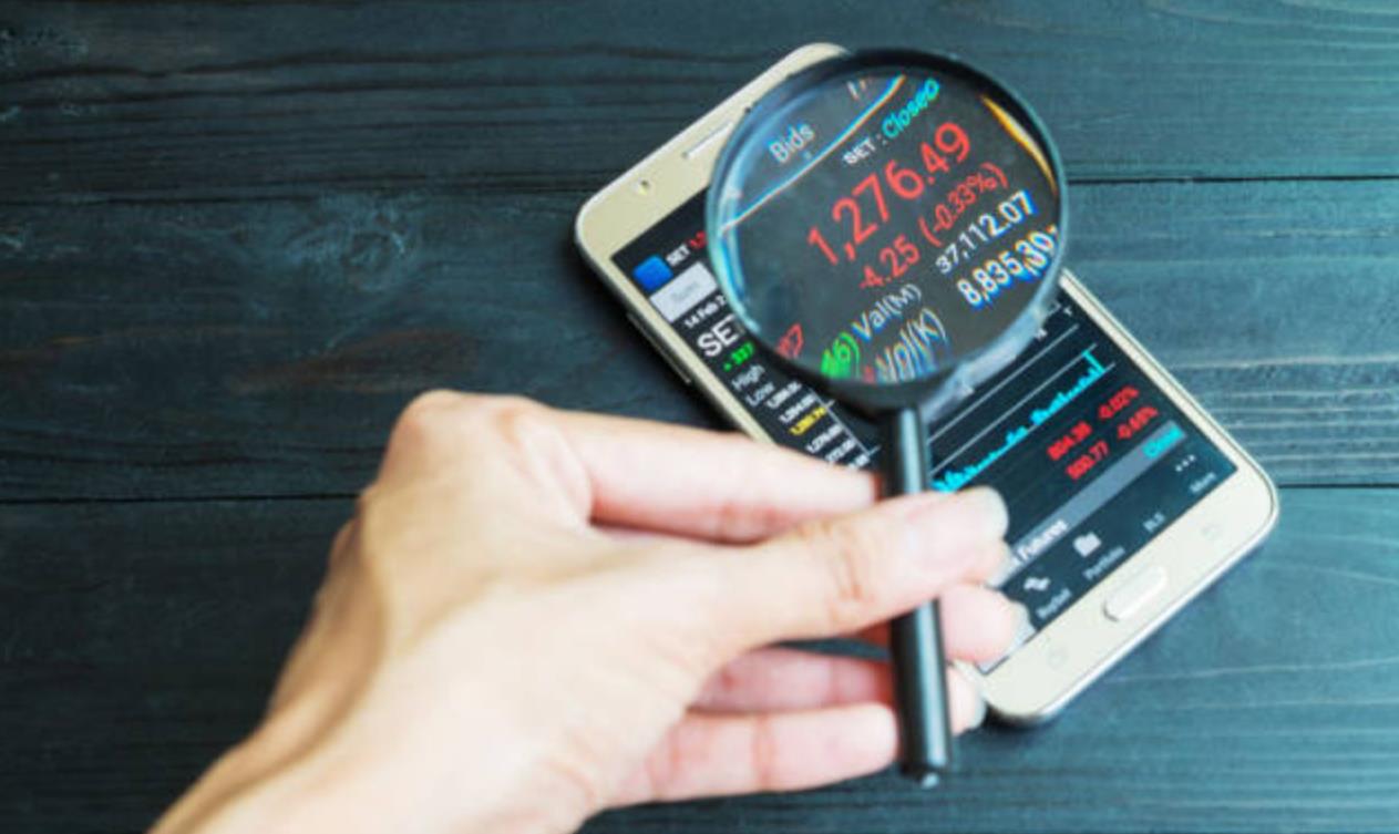 央視曝光炒股App騙局：現金交接成洗錢新招