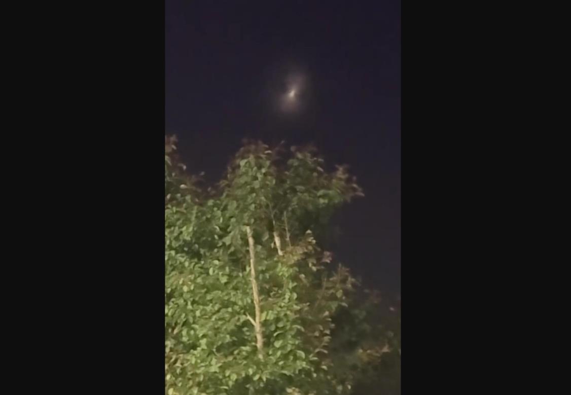 新疆多地現不明飛行物:和月亮一樣亮