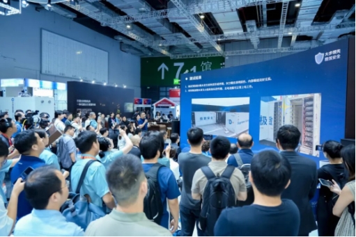直擊SNEC丨全球首次開門燃燒試驗成功，海辰儲能用極限測試定義儲能安全新標(biāo)桿
