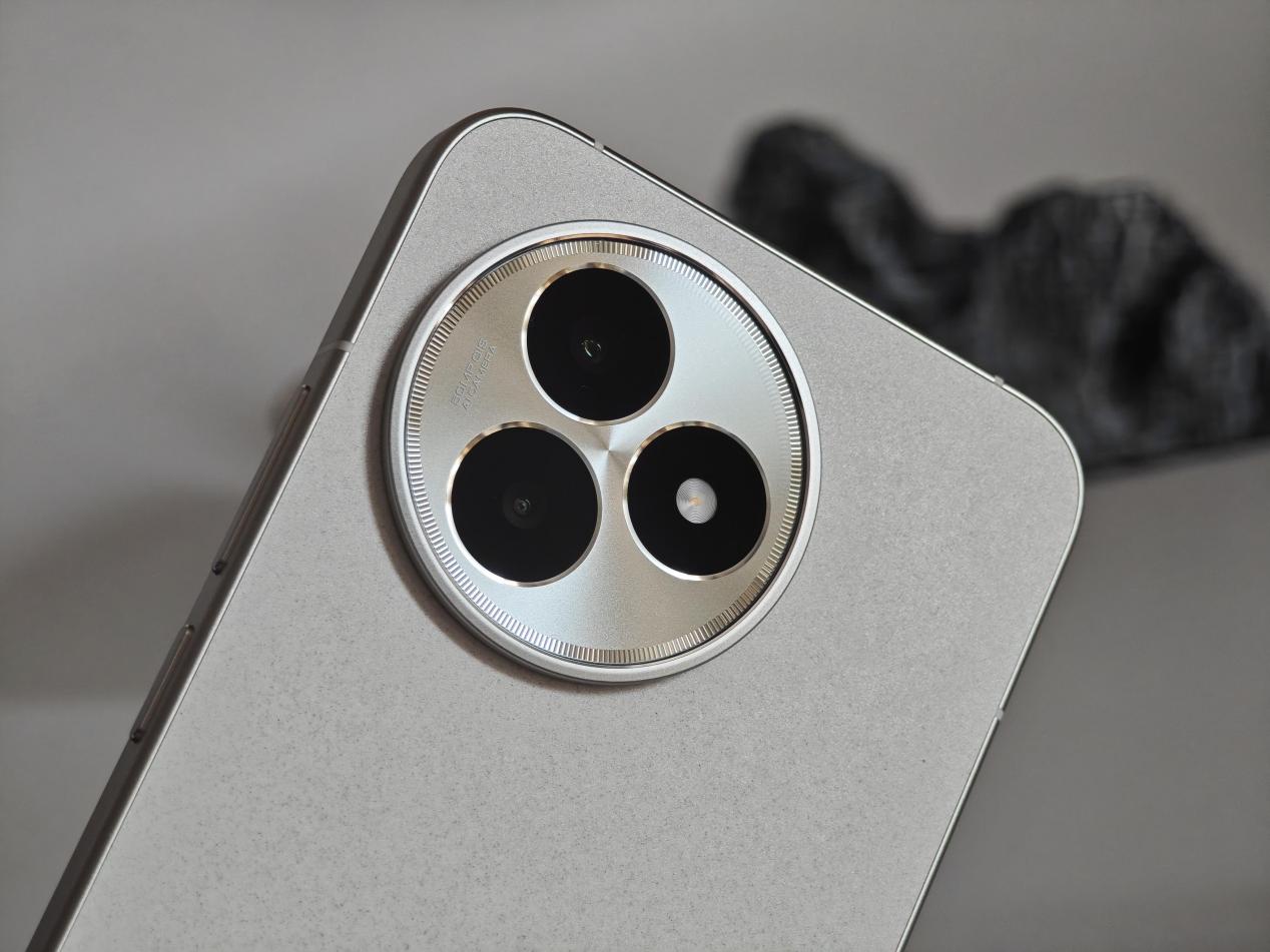 實(shí)測(cè)REDMI K80至尊版 用實(shí)力刷新旗艦定義