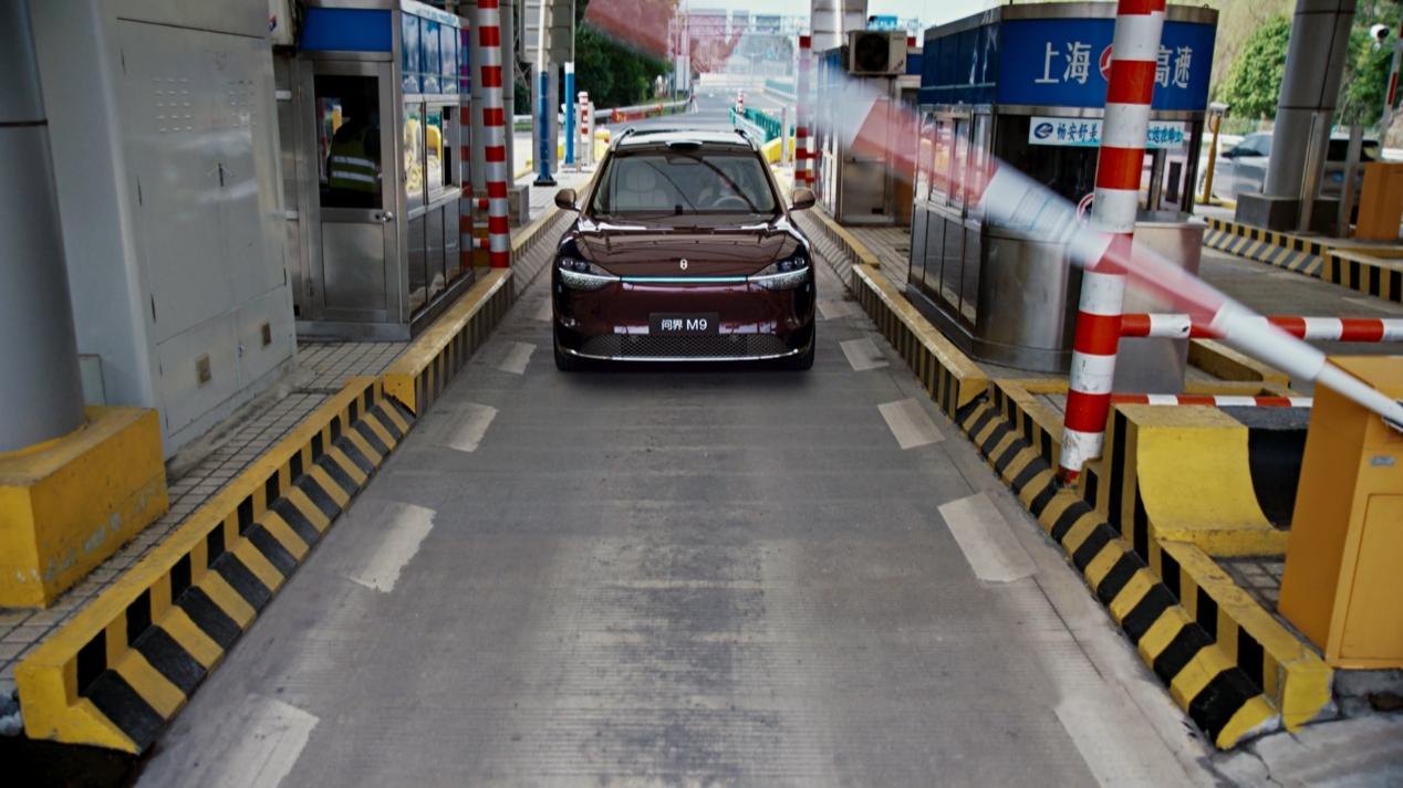 打破“買即貶值”！問界M9 OTA重磅升級，詮釋智能汽車持續(xù)進化力